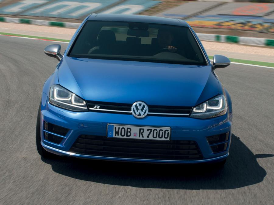  Volkswagen Golf R 3-Door 2013 года  (фото 8 из 22)
